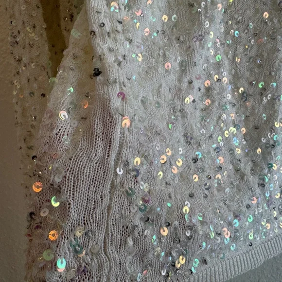 BHLDN Elegant Iridescent White Sequin Long Sleeve Sweater Bridal Cover Up Ananda - Picture 5 of 7